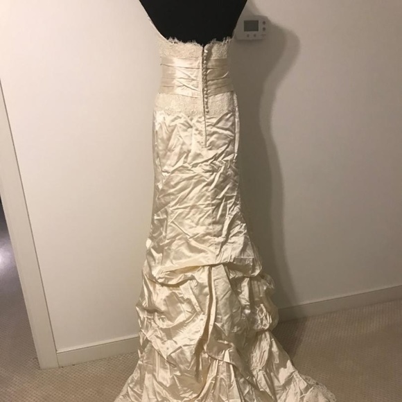 BRIDAL - Picture 5 of 7